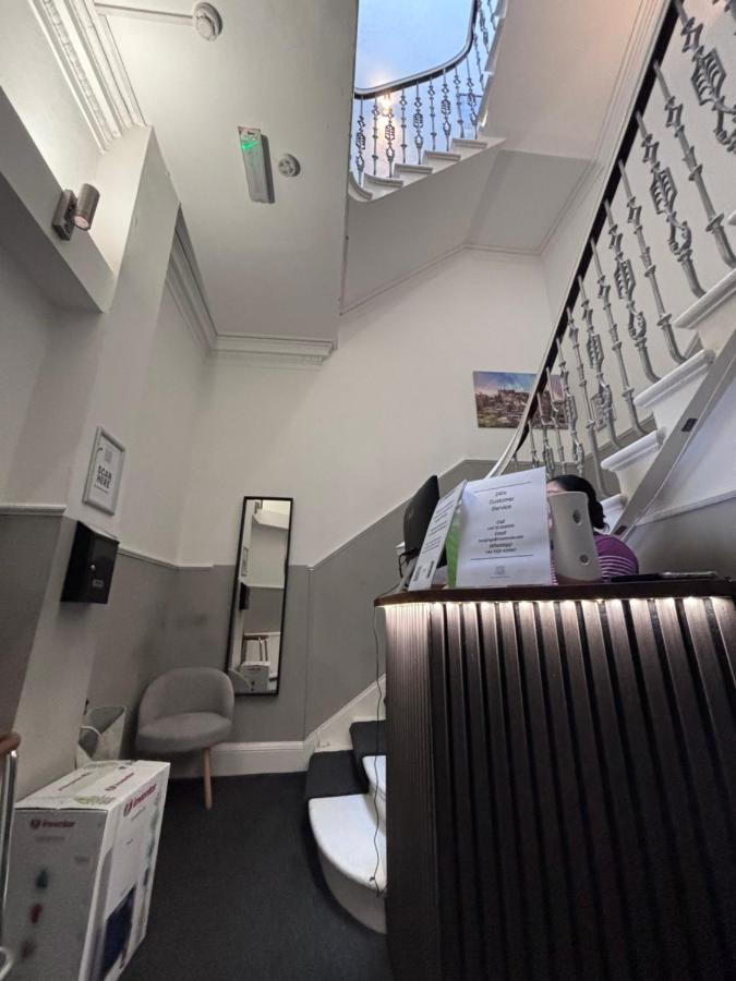 אדינבורו Haymarket Hostel מראה חיצוני תמונה